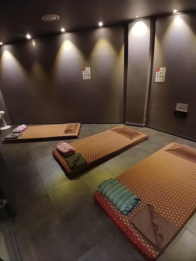 몽테라피 - 덕천동 구명역,덕천역,숙등역 주변에서 방문하기 편한 마사지 매장