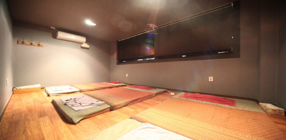 남포동6가 태국관리사 마사지샵 남포동더타이의 쾌적한 관리실 내부 모습