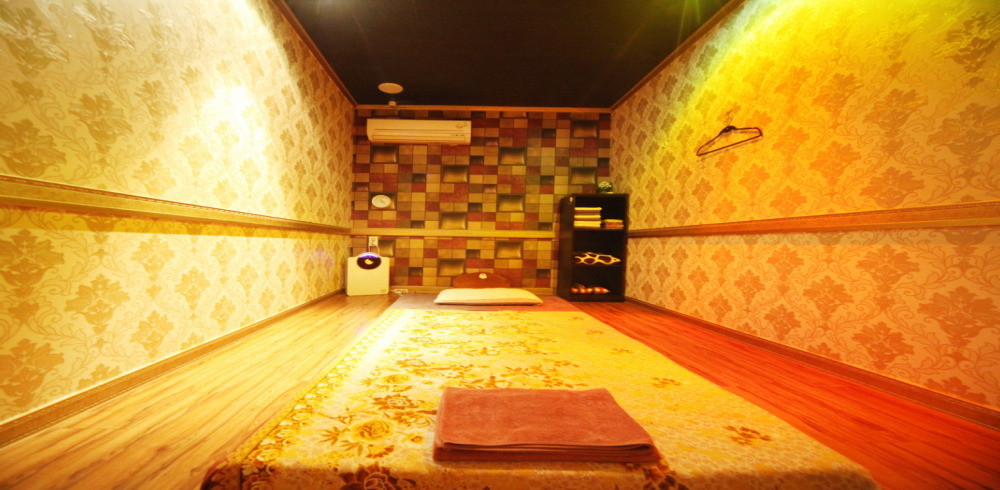 태국마사지 서비스가 제공되는 하단동 창아로마테라피 매장 내부 사진