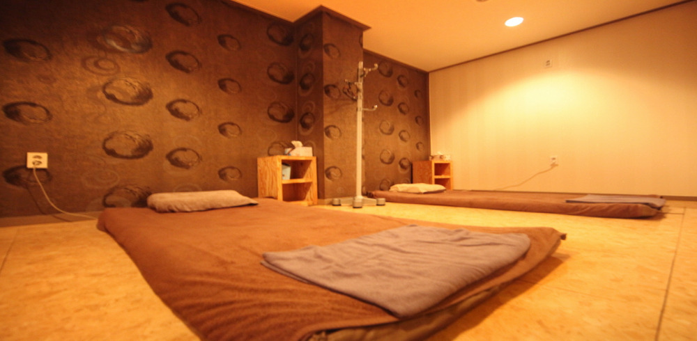 만덕동 태국관리사 마사지샵 순타이테라피의 쾌적한 관리실 내부 모습