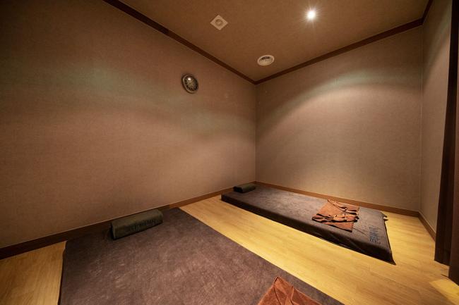 부전동 태국관리사 마사지샵 쿤타이테라피의 쾌적한 관리실 내부 모습