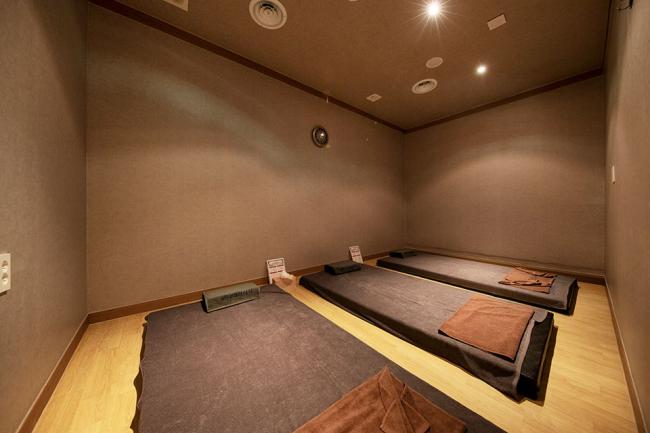 부전동 태국관리사 마사지샵 쿤타이테라피의 쾌적한 관리실 내부 모습