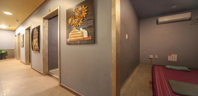 우동 태국관리사 마사지샵 텐타이의 쾌적한 관리실 내부 모습