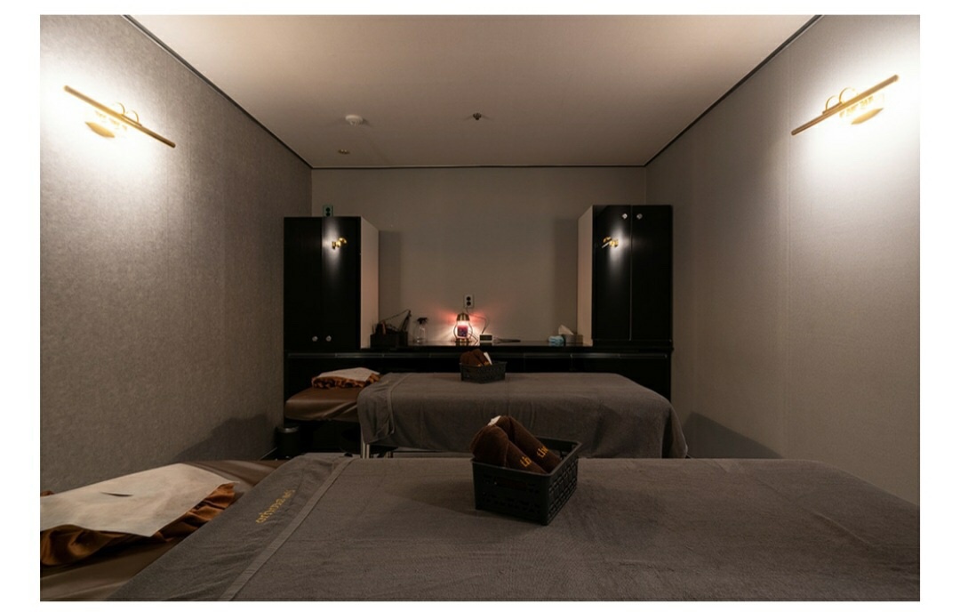 테크노파크역에 위치한 아로마, 건식/스포츠, 스웨디시, 왁싱제모 서비스 가능 위드더테라피 시설