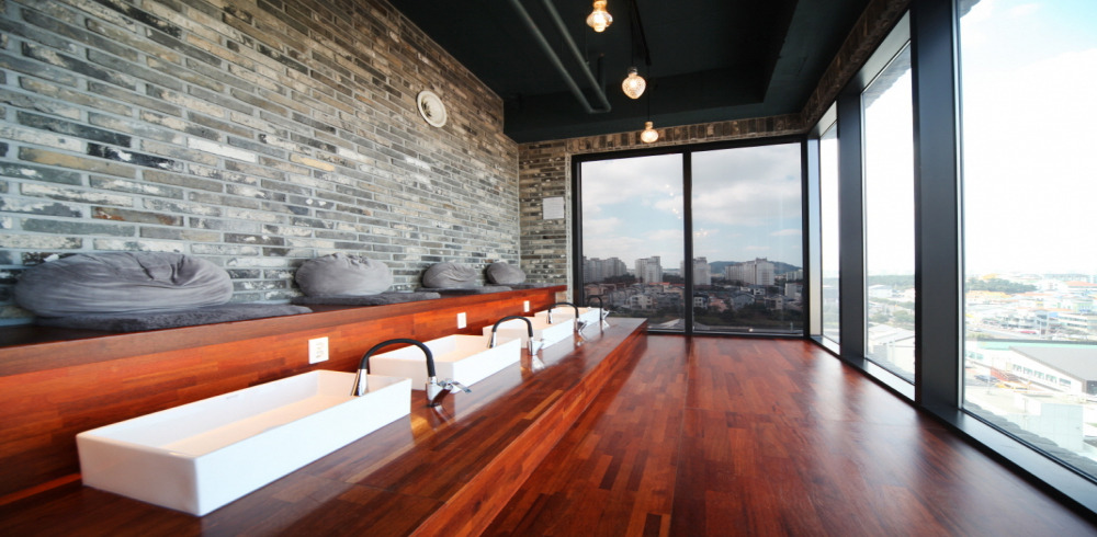 도련일동에 위치한 아로마, 건식/스포츠, 스웨디시, 풋케어 서비스 가능 뷰테라피마사지 시설