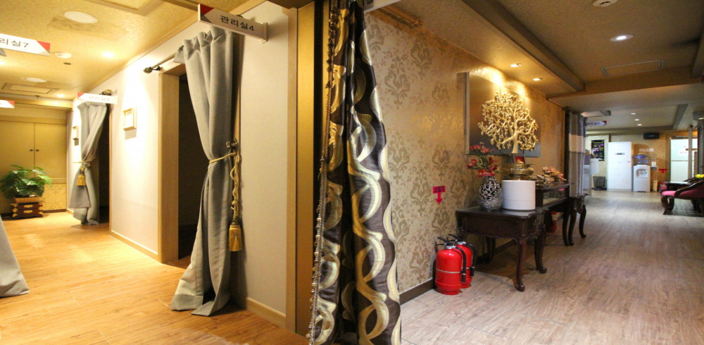 주변 태국마사지 추천 매장 사와디전통타이의 전체적인 인테리어 모습