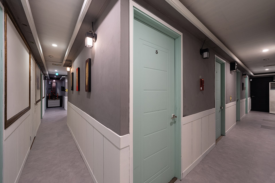 태국마사지 서비스가 제공되는 정왕동 황제&베트남 매장 내부 사진