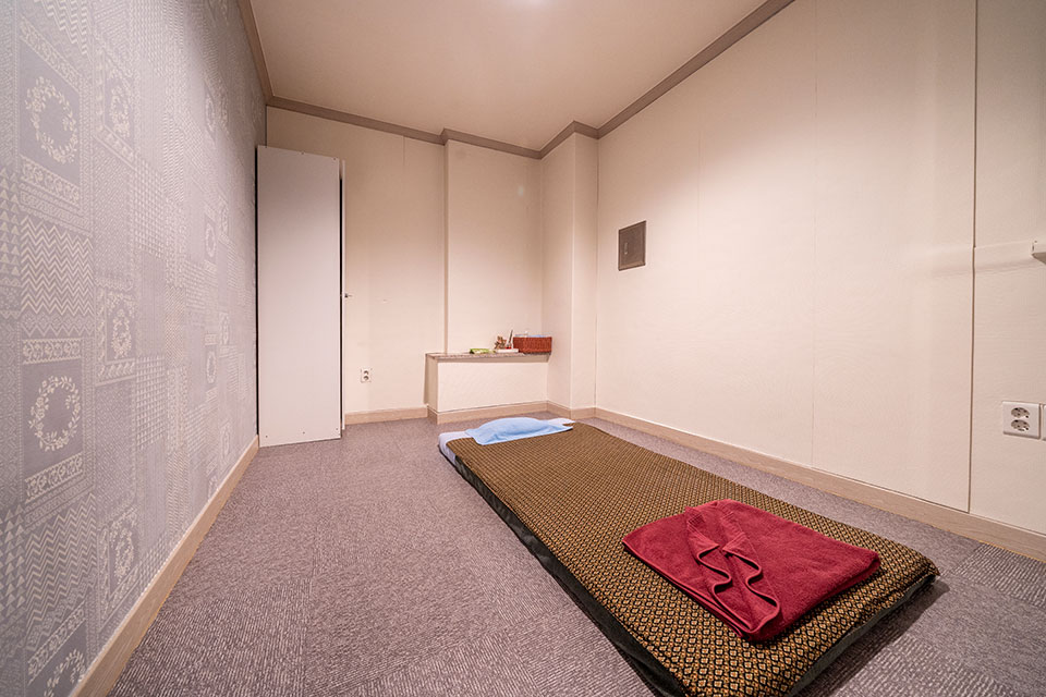 태국마사지 서비스가 제공되는 동호동 킹타이 매장 내부 사진