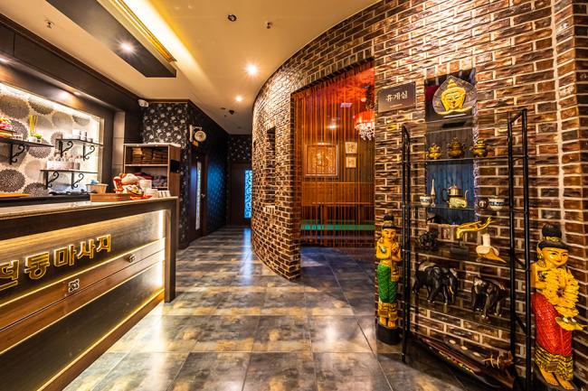 동천동 태국관리사 마사지샵 사왓디의 쾌적한 관리실 내부 모습