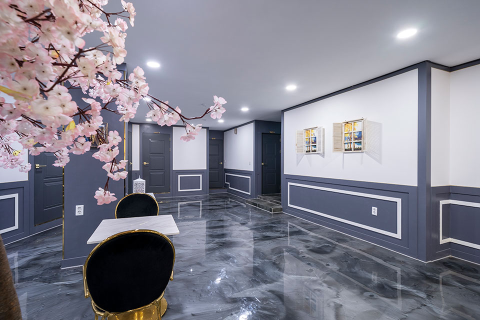 성남동 한국마사지 전문 홍아로마테라피의 깔끔하고 정돈된 내부 전경