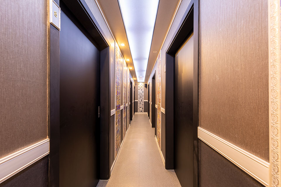 신정동 한국관리사 마사지샵 루썸의 쾌적한 관리실 내부 모습