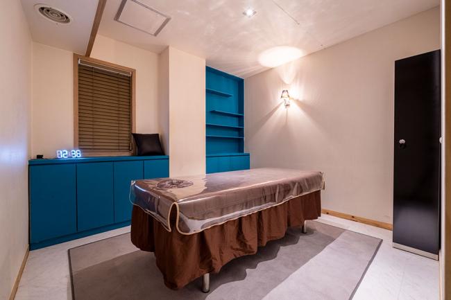 논현동 한국관리사 마사지샵 크림스웨디시의 쾌적한 관리실 내부 모습