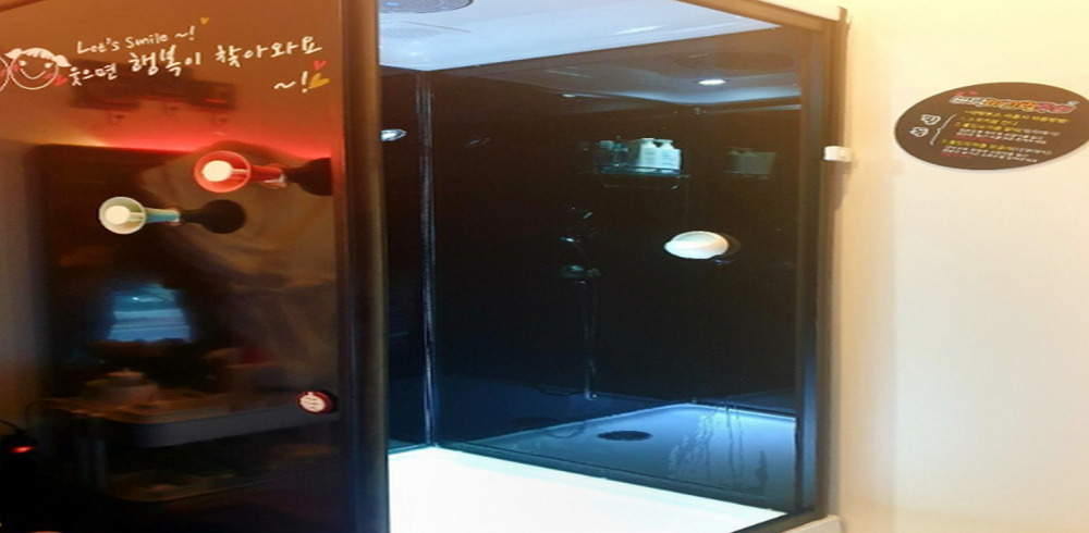 강서동 스웨디시 전문 더플러스의 깔끔하고 정돈된 내부 전경