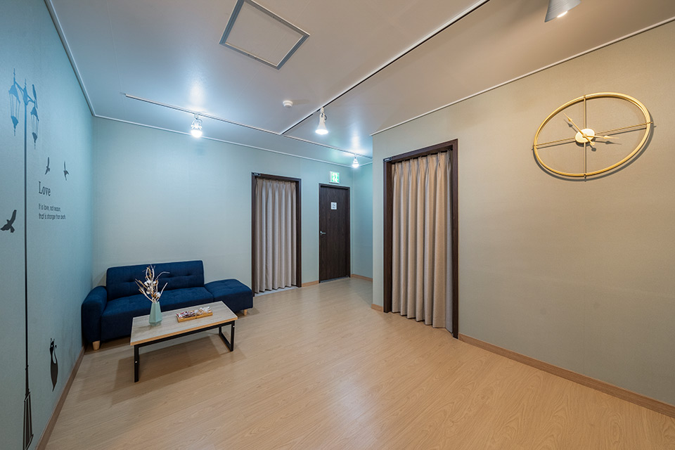 봉명동 한국마사지 전문 호텔스파의 깔끔하고 정돈된 내부 전경