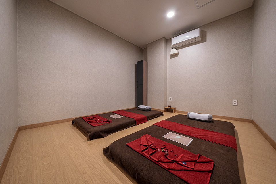 봉명동 한국마사지 전문 호텔스파의 깔끔하고 정돈된 내부 전경