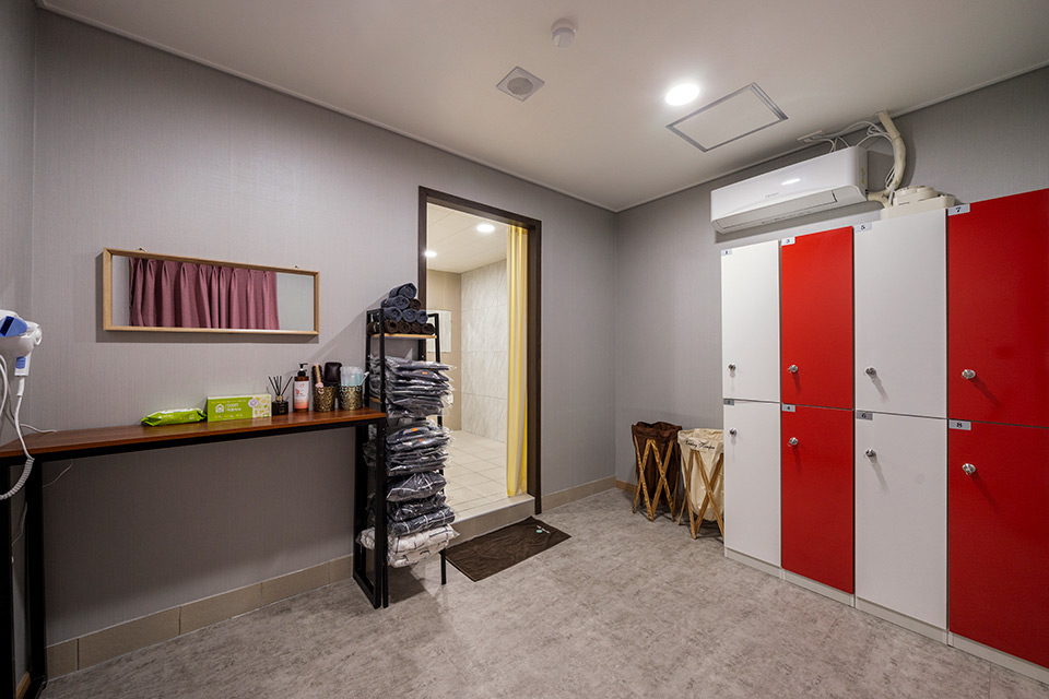 봉명동 한국마사지 전문 호텔스파의 깔끔하고 정돈된 내부 전경