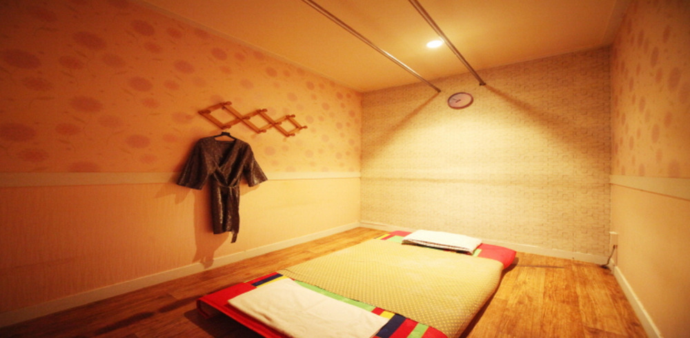 대화동 중국관리사 마사지샵 동경아로마의 쾌적한 관리실 내부 모습