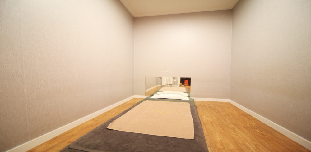 동천동 태국관리사 마사지샵 칠곡코코의 쾌적한 관리실 내부 모습