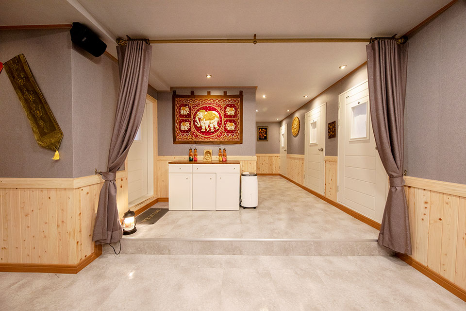 태국마사지 서비스가 제공되는 명장동 모두타이 매장 내부 사진