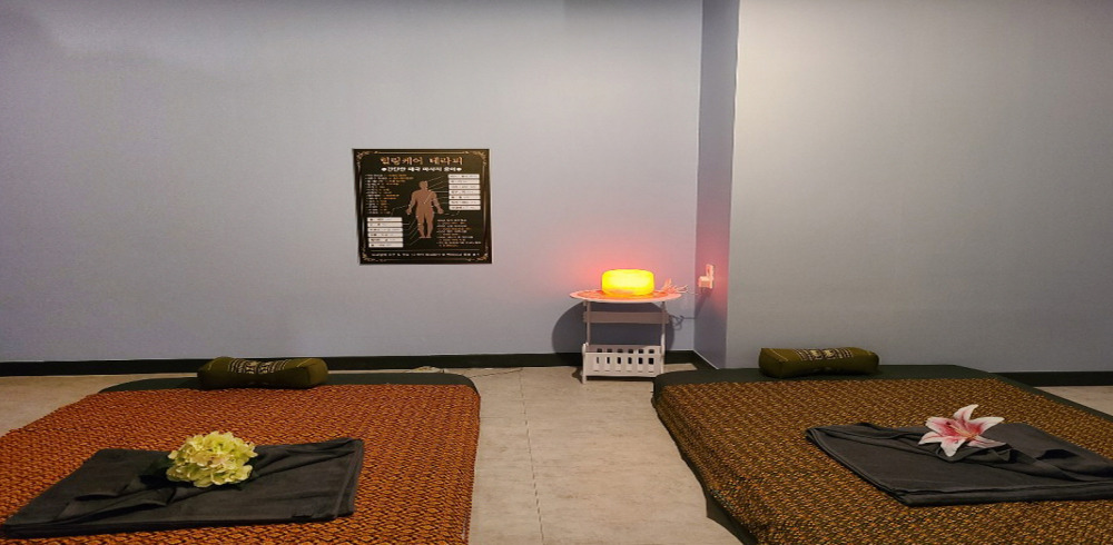 대흥동 태국관리사 마사지샵 힐링케어테라피의 쾌적한 관리실 내부 모습