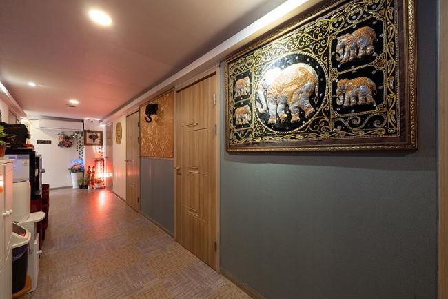 화양동 한국마사지 전문 황실타이의 깔끔하고 정돈된 내부 전경