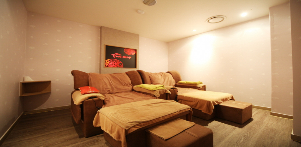송파역,가락시장역,문정역,경찰병원역,오금역 인근 마사지 잘하는 곳 더풋샵 청결하게 관리된 내부 시설