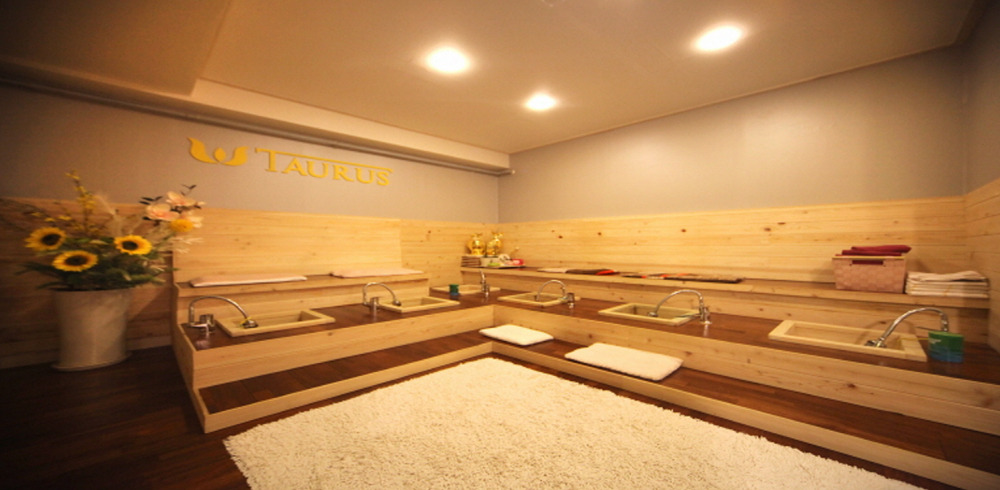 홍대입구역,광흥창역,서강대역,신촌역,대흥역 주변 토러스테라피 매장 주요 시설 및 인테리어 사진