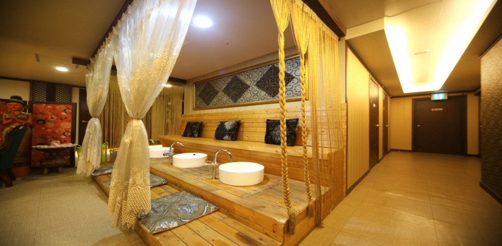 면목동 태국마사지 전문 라마타이의 깔끔하고 정돈된 내부 전경