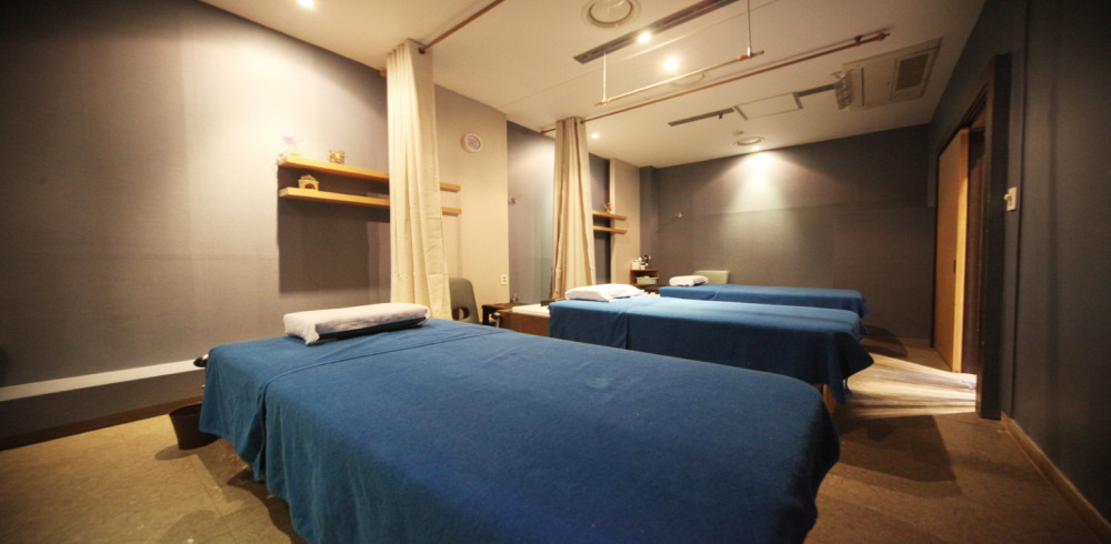 야탑역에 위치한 아로마, 건식/스포츠, 풋케어, 베트남관리 서비스 가능 베트남황제이발소 시설