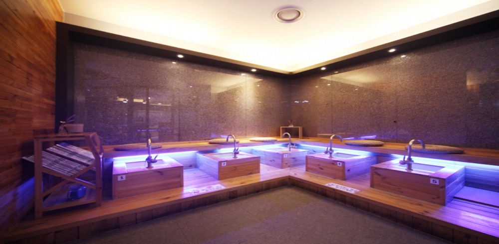 베트남관리 서비스가 제공되는 야탑동 베트남황제이발소 매장 내부 사진