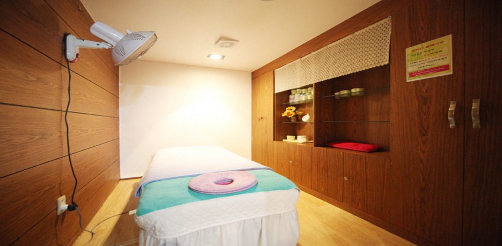 광명사거리역 인근 마사지 잘하는 곳 황실마사지 청결하게 관리된 내부 시설