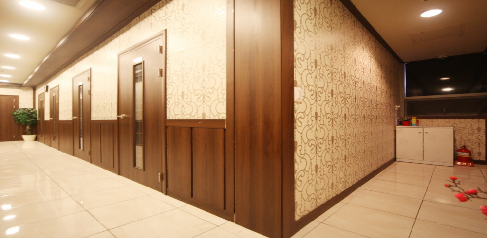 화정역 인근 마사지 잘하는 곳 첼시 청결하게 관리된 내부 시설