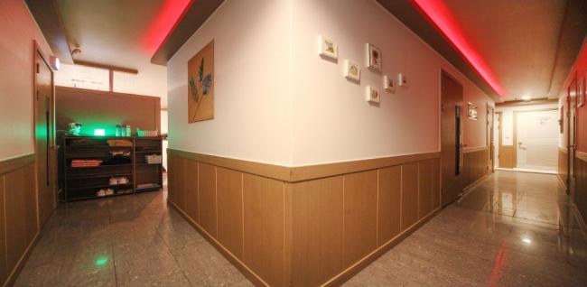 태국마사지 서비스가 제공되는 성사동 영테라피 매장 내부 사진