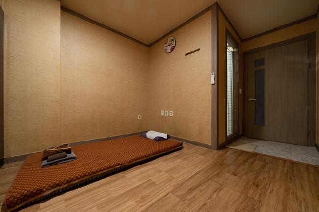 태국마사지 서비스가 제공되는 구운동 타이데이 매장 내부 사진