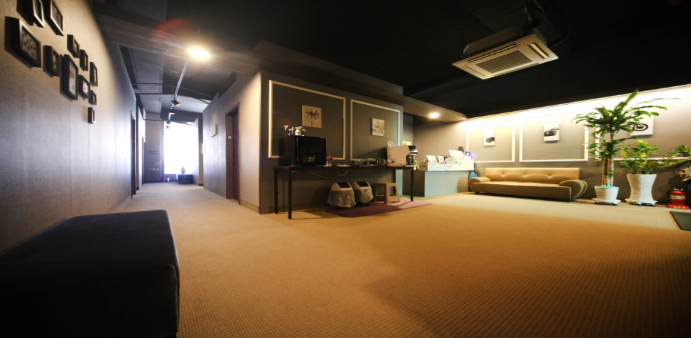 양청리 태국마사지 전문 S테라피의 깔끔하고 정돈된 내부 전경