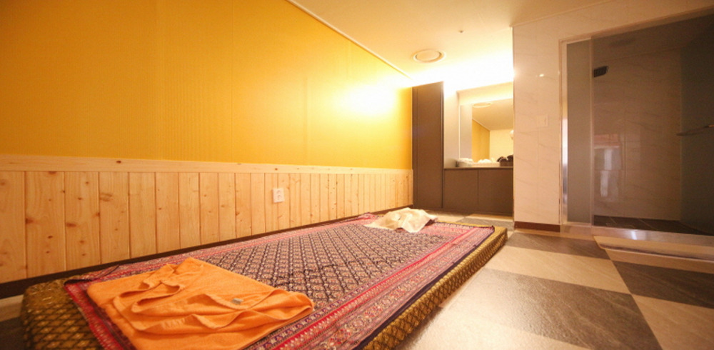 태국마사지 서비스가 제공되는 노대동 씨유타이 매장 내부 사진