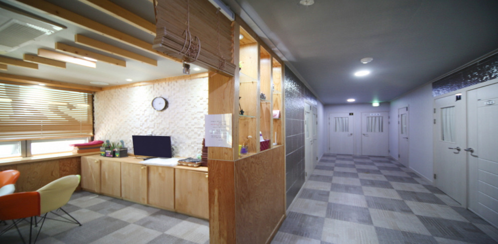 민락동 태국마사지 전문 조은타이의 깔끔하고 정돈된 내부 전경