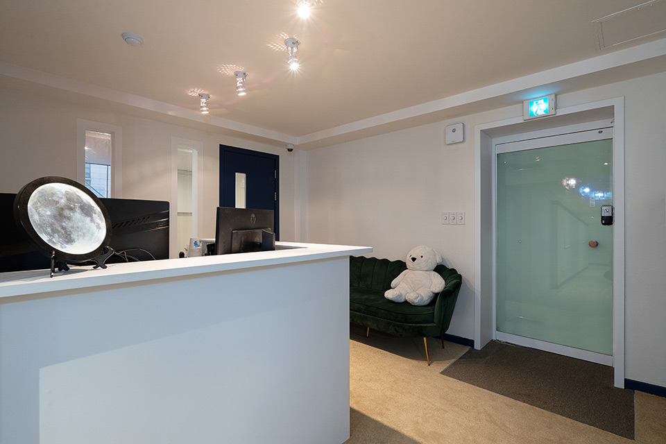 역삼동 한국관리사 마사지샵 썸스웨디시의 쾌적한 관리실 내부 모습