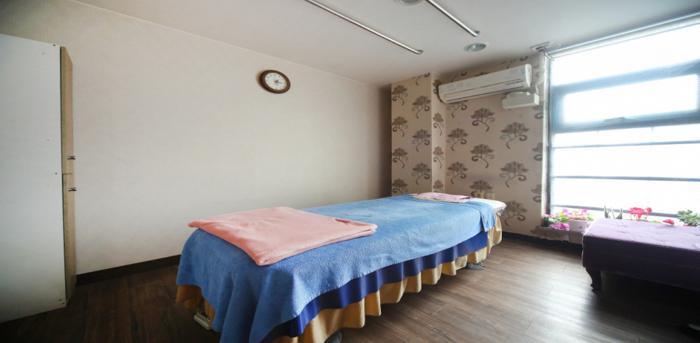 중국마사지 서비스가 제공되는 자양동 청담Body&Foot 매장 내부 사진