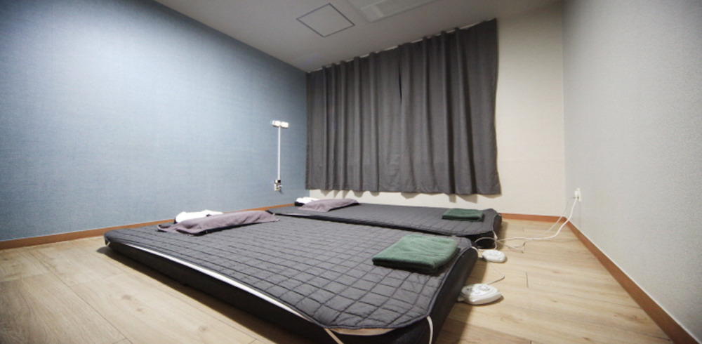 송천동2가 인근 태국관리사 마사지 전문 홀리데이의 아늑한 내부 시설 안내