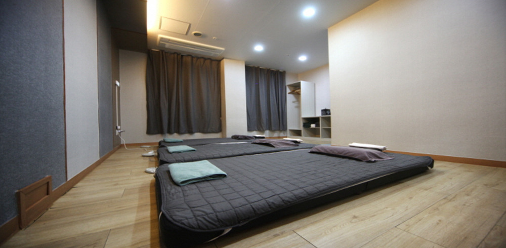 홀리데이 - 송천동2가 에서 가까운 프라이빗 마사지 전용 공간