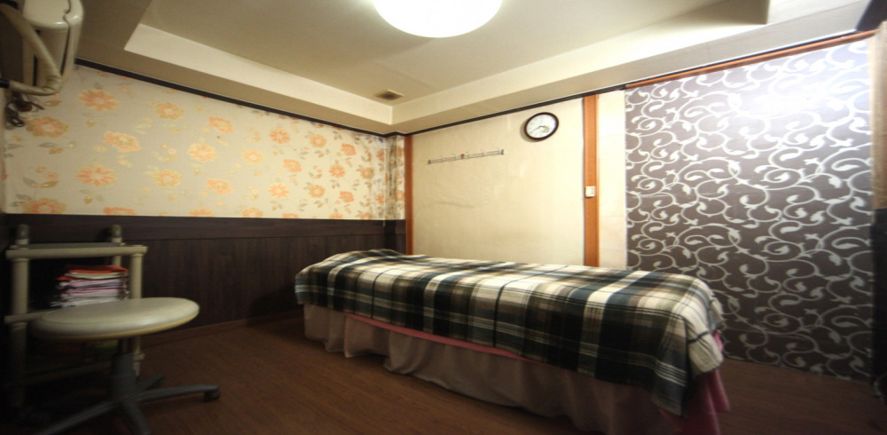 산이리 스웨디시 전문 황실정통스웨디시의 깔끔하고 정돈된 내부 전경