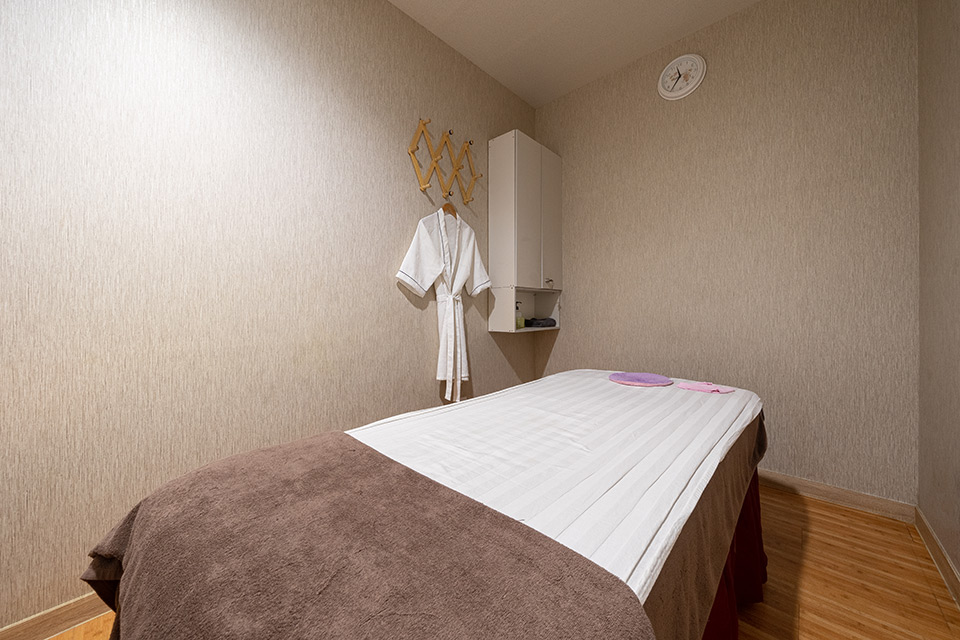 동삭동 중국마사지 전문 THE청담의 깔끔하고 정돈된 내부 전경