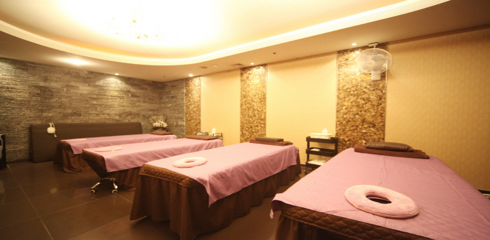 정하동 중국관리사 마사지샵 중국전통강남테라피 의 쾌적한 관리실 내부 모습