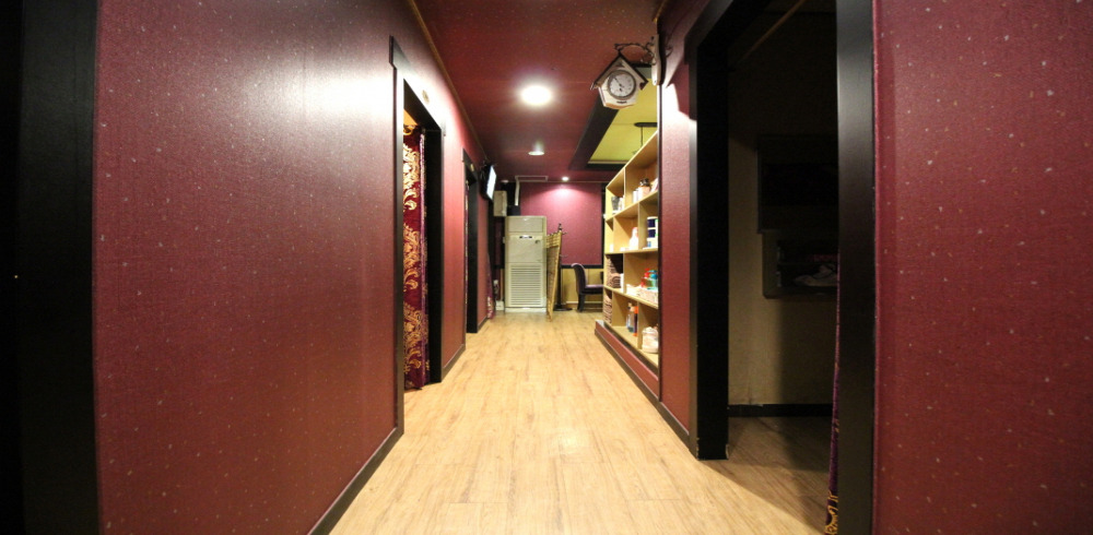 정자역 인근 마사지 잘하는 곳 천스웨디시아로마 청결하게 관리된 내부 시설