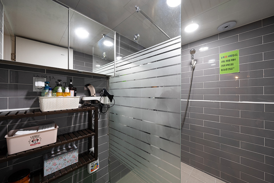 대치동 한국마사지 전문 편한몸테라피의 깔끔하고 정돈된 내부 전경