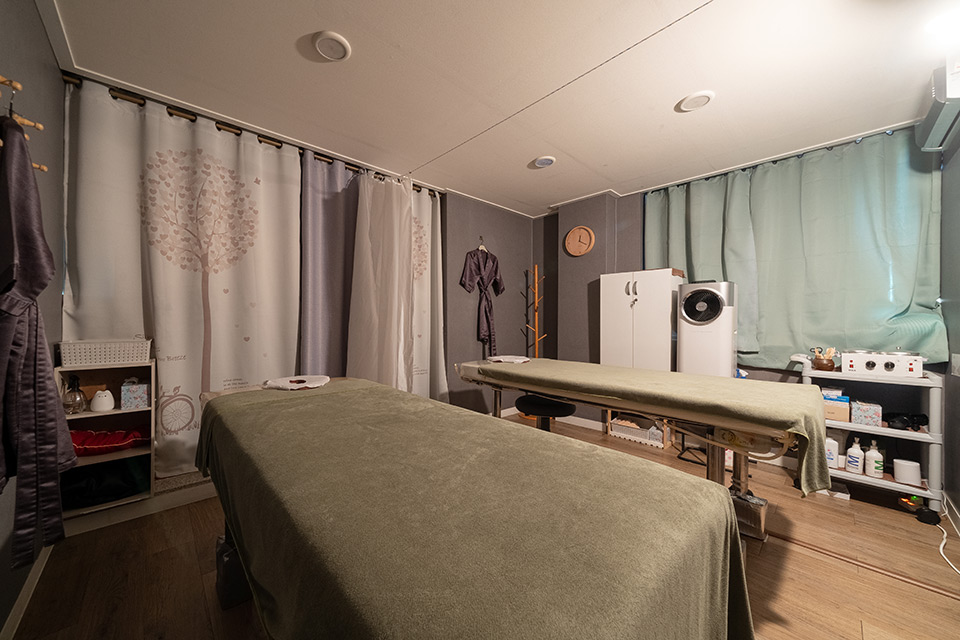 선정릉역,한티역,선릉역,삼성역 주변 한국마사지 추천 매장 편한몸테라피의 전체적인 인테리어 모습