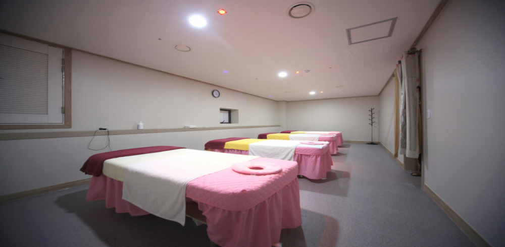 중국마사지 서비스가 제공되는 영천동 황실전통마사지 매장 내부 사진