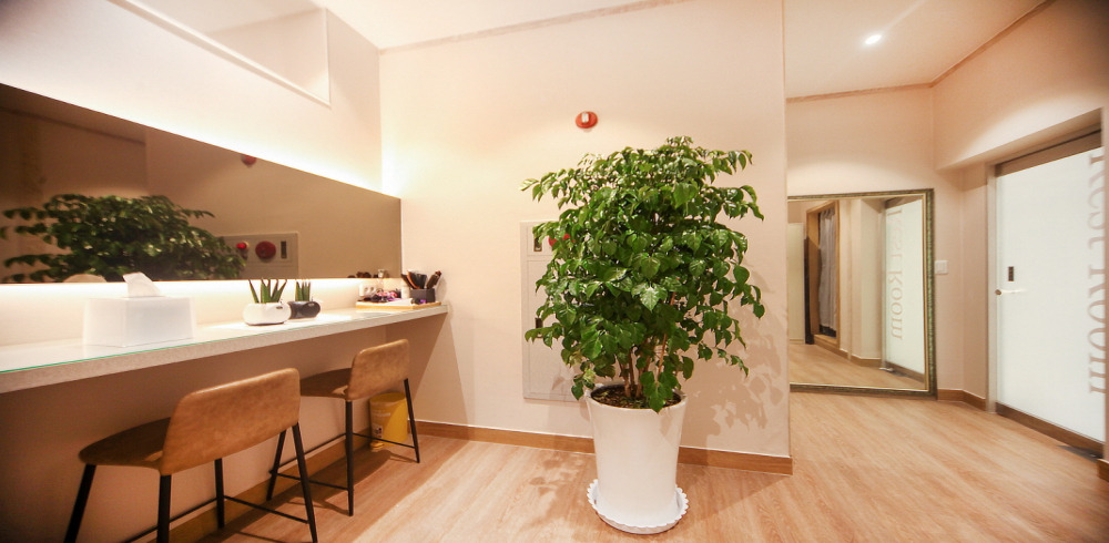 역삼동 에스테틱 전문 케이힐리테라피의 깔끔하고 정돈된 내부 전경