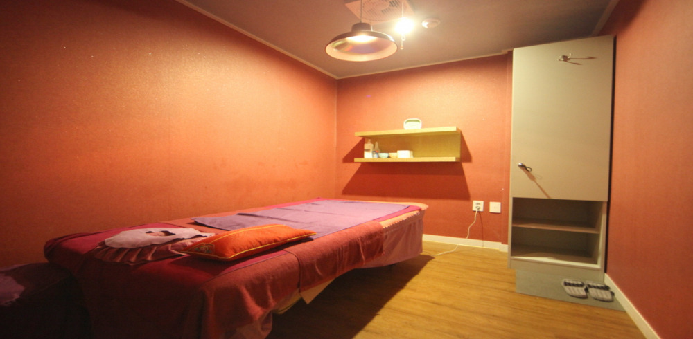 중국마사지 관리 전문 마사지 매장 중국전통포우테라피 내부 공간